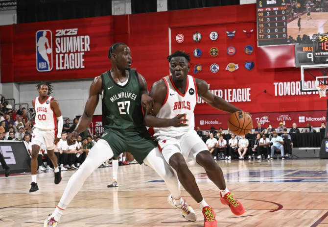 NBA夏联-公牛96-89胜雄鹿 萨诺戈17+12 布泽利斯15+7 比彻姆22分 NBA夏联-公牛96-89胜雄鹿 萨诺戈17+12 布泽利斯15+7 比彻姆22分