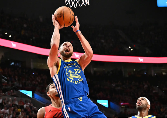 库里准三双维金斯高效20分 勇士大胜开拓者迎取开门红