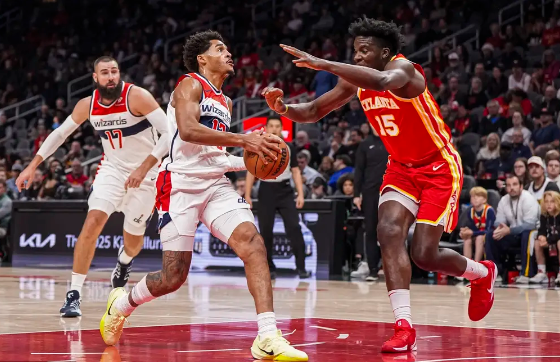 普尔26分 库兹马25+11 约翰逊29+12 状元榜眼低迷 奇才胜老鹰 普尔26分 库兹马25+11 约翰逊29+12 状元榜眼低迷 奇才胜老鹰