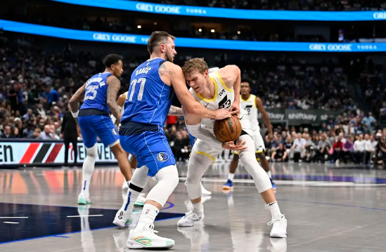 欧文23+6+9 克莱18分 东契奇22中5 独行侠送爵士3连败 欧文23+6+9 克莱18分 东契奇22中5 独行侠送爵士3连败