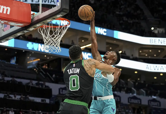 塔图姆29+7 普理查德6记三分 三球36+6+6犯规 绿军再胜黄蜂 塔图姆29+7 普理查德6记三分 三球36+6+6犯规 绿军再胜黄蜂