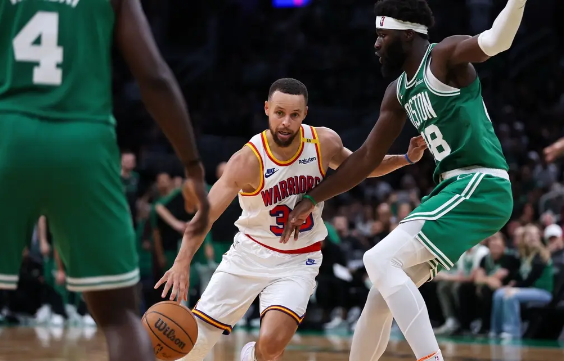 库里总分里程碑 塔图姆32分 勇士擒绿军豪取五连胜 库里总分里程碑 塔图姆32分 勇士擒绿军豪取五连胜