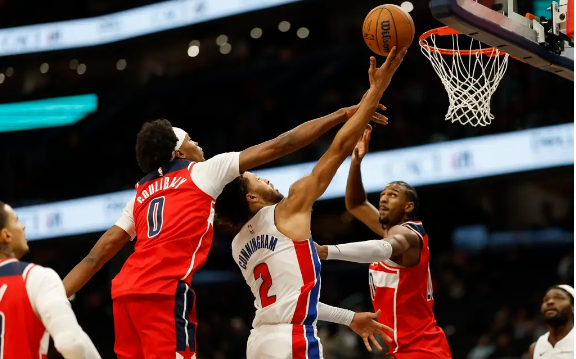 CC21+10+10 艾维28+8 普尔22+5 活塞送奇才8连败 CC21+10+10 艾维28+8 普尔22+5 活塞送奇才8连败