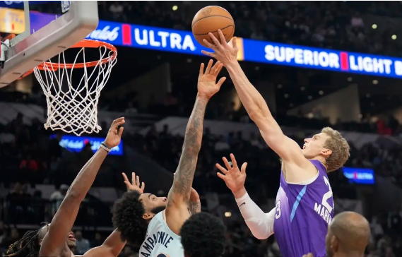 巴恩斯25+10 保罗13+10 文班缺阵 马卡27分 马刺逆转爵士 巴恩斯25+10 保罗13+10 文班缺阵 马卡27分 马刺逆转爵士