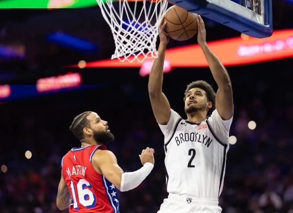 马克西&麦凯恩合砍56分末节轰一波流 76人破网止5连败 马克西&麦凯恩合砍56分末节轰一波流 76人破网止5连败