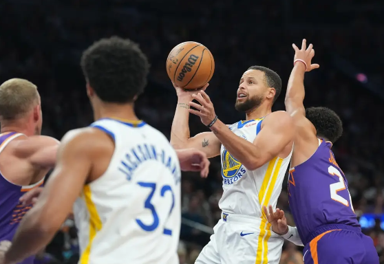 杜兰特21+10 布克27+9 库里23+7&上半场5中0 太阳送勇士4连败