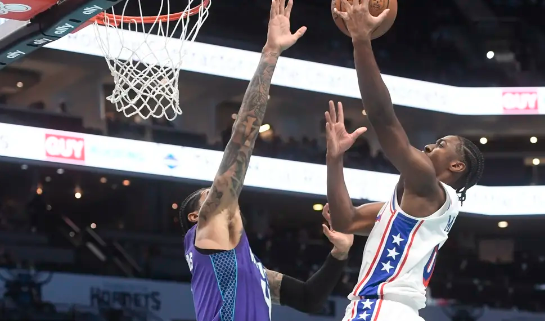 乔治29+8 马克西21+7 米勒34分 76人送黄蜂6连败 乔治29+8 马克西21+7 米勒34分 76人送黄蜂6连败