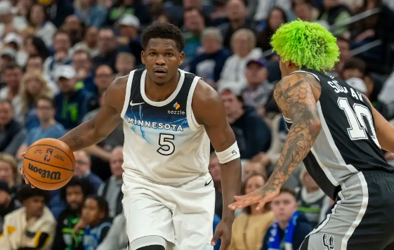 迪文岑佐26+7 戈贝尔17+15 文班34+8 森林狼卡位战力克马刺 迪文岑佐26+7 戈贝尔17+15 文班34+8 森林狼卡位战力克马刺