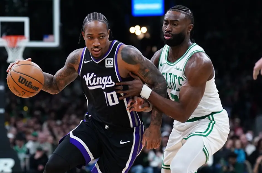 小萨23+28 德罗赞24+9 布朗28+5 国王三人20+轻取绿军迎6连胜 小萨23+28 德罗赞24+9 布朗28+5 国王三人20+轻取绿军迎6连胜