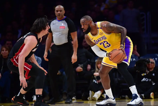 1月16日讯 NBA常规赛,湖人今日迎战热火 1月16日讯 NBA常规赛,湖人今日迎战热火