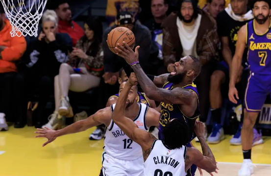 詹姆斯29+7+8 里夫斯38分 拉塞尔失绝杀19+6+8 湖人险胜篮网 詹姆斯29+7+8 里夫斯38分 拉塞尔失绝杀19+6+8 湖人险胜篮网