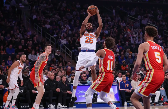 布伦森34+6 布里奇斯26分 特雷-杨27+6 尼克斯击退老鹰 布伦森34+6 布里奇斯26分 特雷-杨27+6 尼克斯击退老鹰