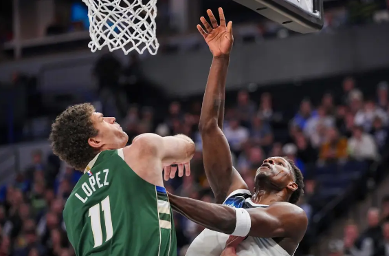 爱德华兹28+7库兹马两双 字母哥缺阵雄鹿103-101胜森林狼 爱德华兹28+7库兹马两双 字母哥缺阵雄鹿103-101胜森林狼