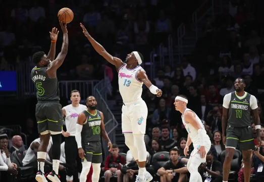 华子13+13+6 阿德巴约29+13 森林狼7人上双胜热火迎4连胜 华子13+13+6 阿德巴约29+13 森林狼7人上双胜热火迎4连胜