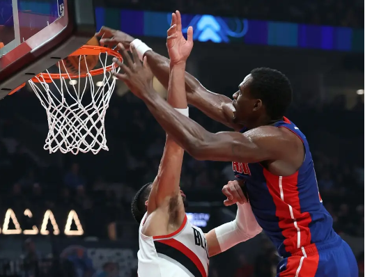 CC28+5 哈里斯20+9 A-西蒙斯34分 活塞止连败&送开拓者3连败 CC28+5 哈里斯20+9 A-西蒙斯34分 活塞止连败&送开拓者3连败