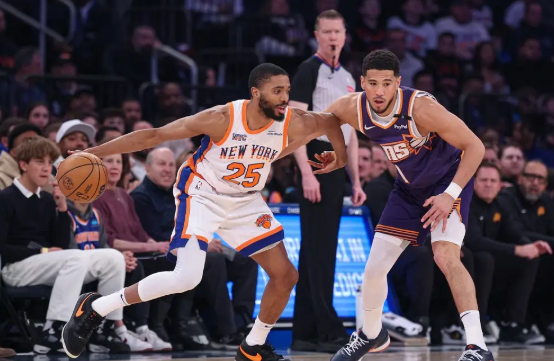 阿努诺比32+6 布伦森复出15+6 布克40分 尼克斯送太阳6连败