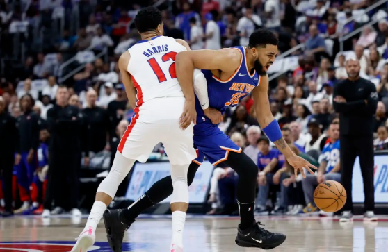 唐斯31+8 康宁汉姆24+7+11 尼克斯4人20+客场取胜2-1活塞