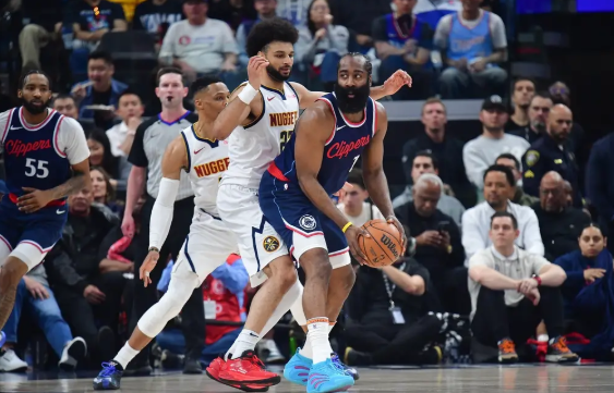 哈登20+9 小卡21+11 约基奇23+13+13 快船大比分2-1反超掘金